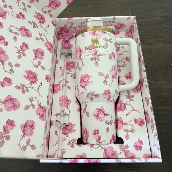 NWT Loveshackfancy x Stanley 40oz Tumbler in Ribbon rosa - Picture 1 of 7